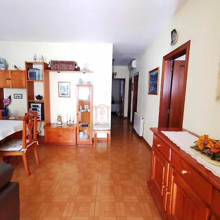 De Planta Con Piscina, Ideal Familias Tarragona