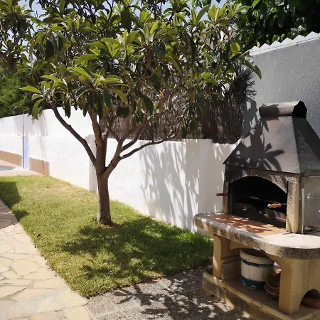 De Planta Con Piscina, Ideal Familias *