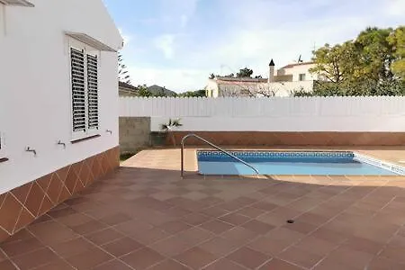De Planta Con Piscina, Ideal Familias * Tarragona