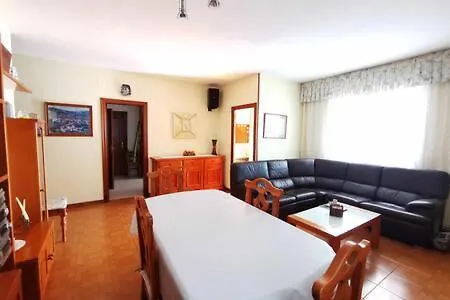 Villa De Planta Con Piscina, Ideal Familias *