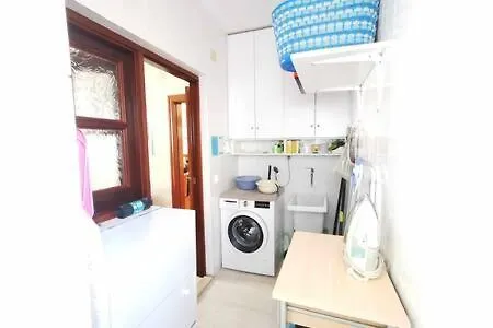 Villa De Planta Con Piscina, Ideal Familias *